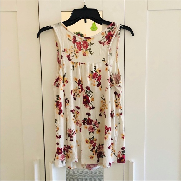 2 for $16 Liberty Love Floral Maternity Tank Top Size M - Picture 2 of 5